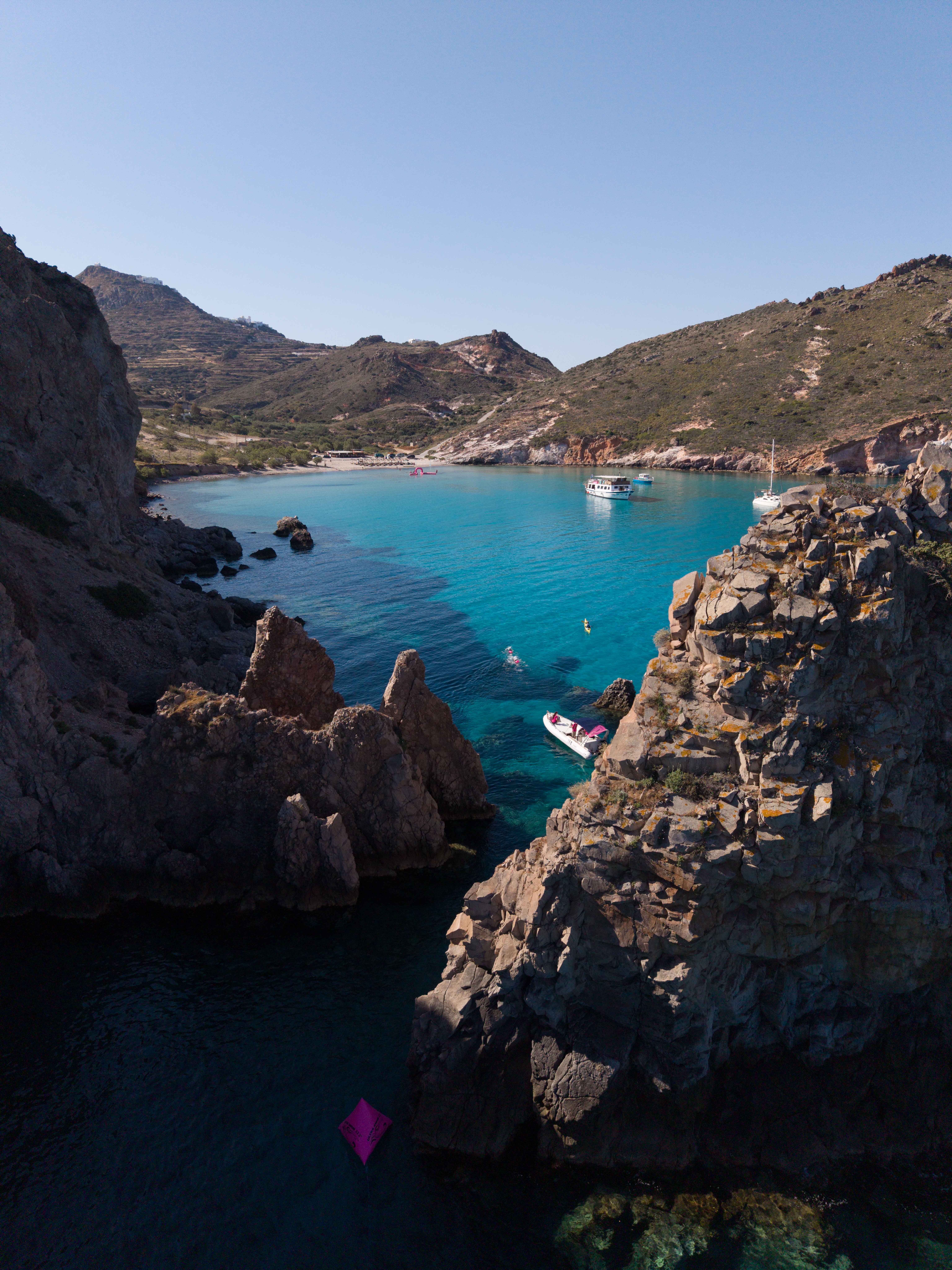 Plathiena and the last rock crack, Milos