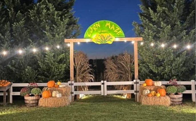 night-corn-maze-entrance-red-barn-farm-hammonton-nj