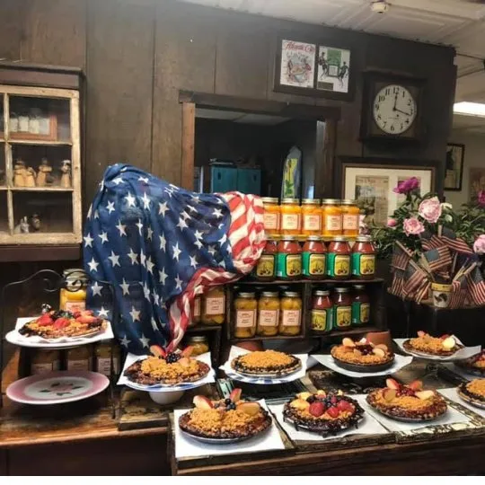penzas-pies-bakery-display-counter-red-barn-farm-hammonton-nj