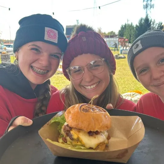 red-barn-farm-farm-food-fritz-grill-burger