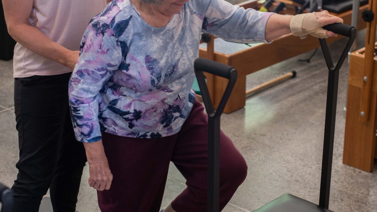 How Do You Know Physical Therapy Is Working? Signs of Real Progress in Rehab