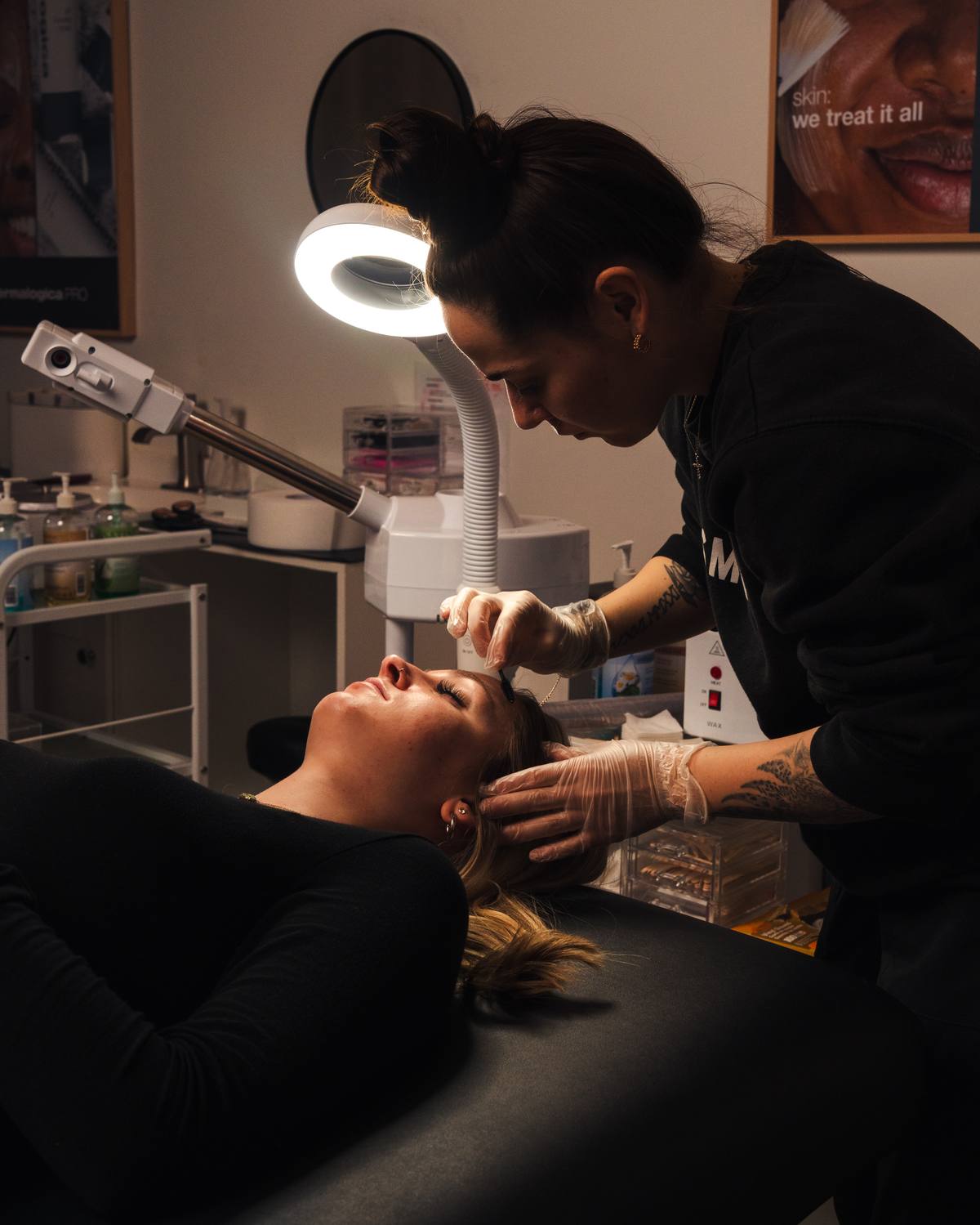 Image illustrating OMNA's teaching approach for the Master Esthetics program