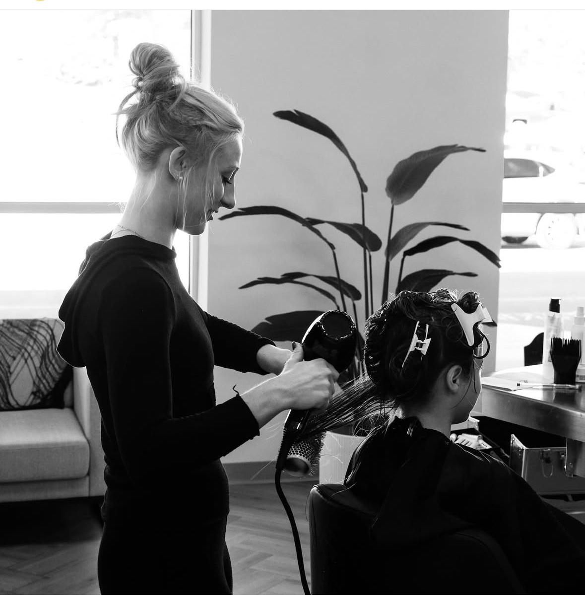 Image illustrating OMNA's teaching approach for the Cosmetology program