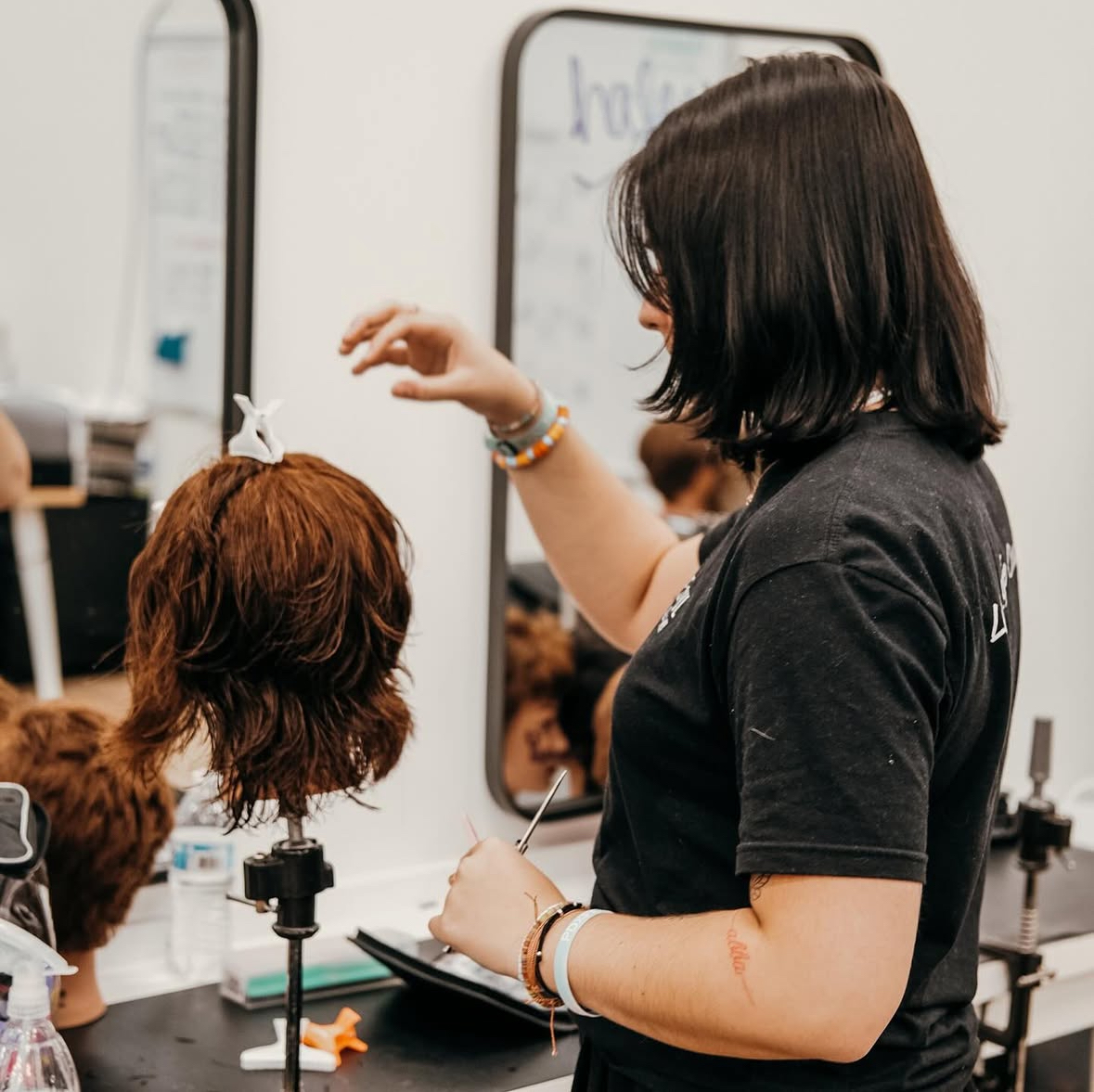 Salon services image for OMNA's Cosmetology program