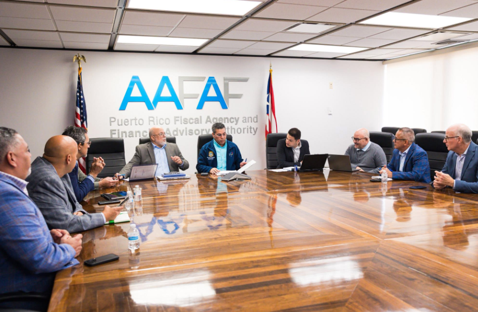Eng. Josué A. Colón Ortiz meets with private sector leaders to discuss in government offices
