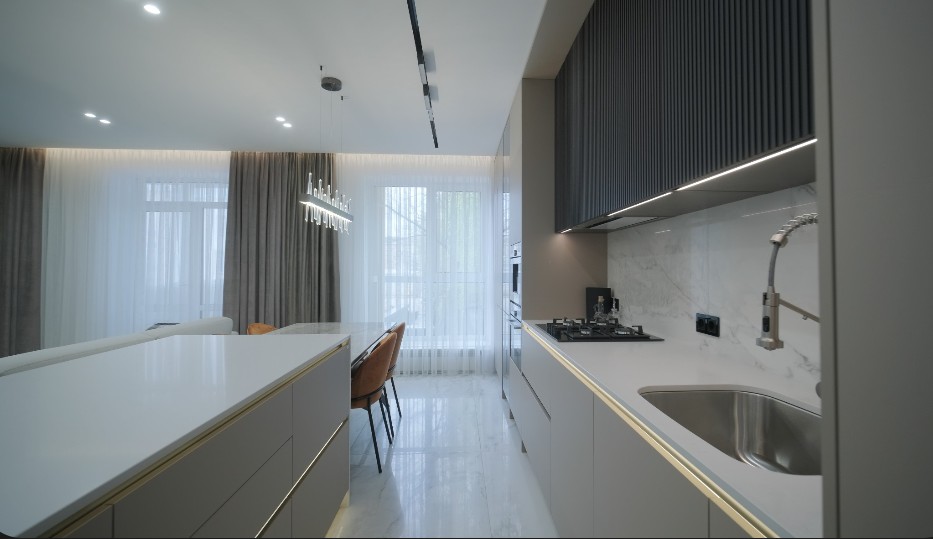 Linear Precision custom kitchen cabinets project