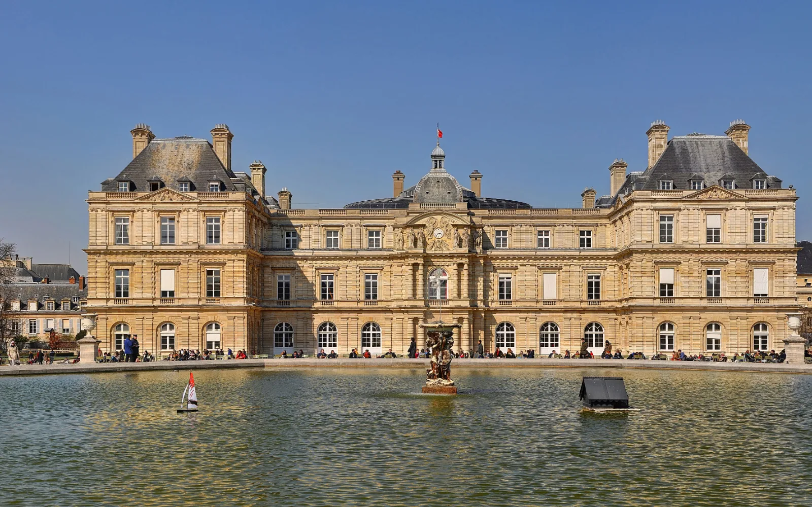 Le palais du Luxembourg et le grand bassin du jardin, Paris 6e