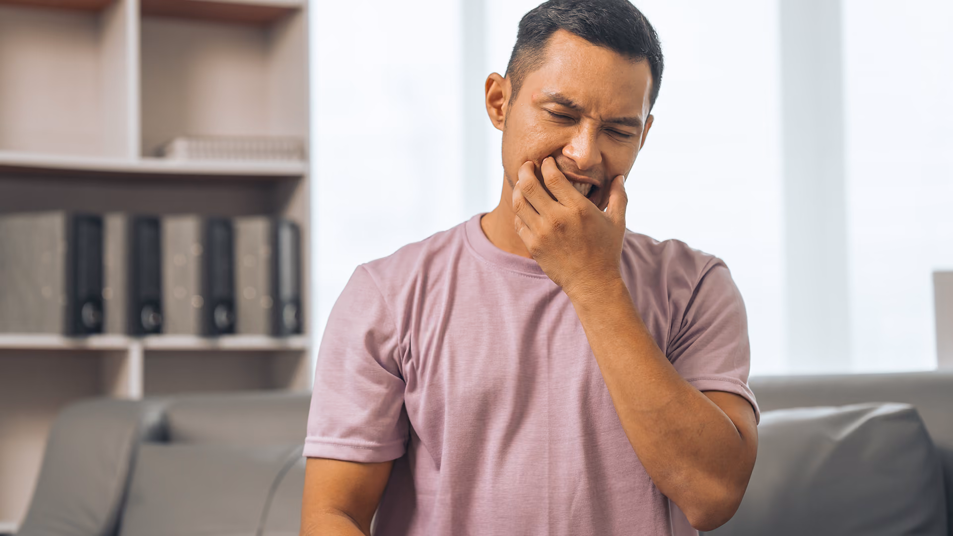 Cracked or Knocked-Out Tooth? Your Dental Emergency Action Plan