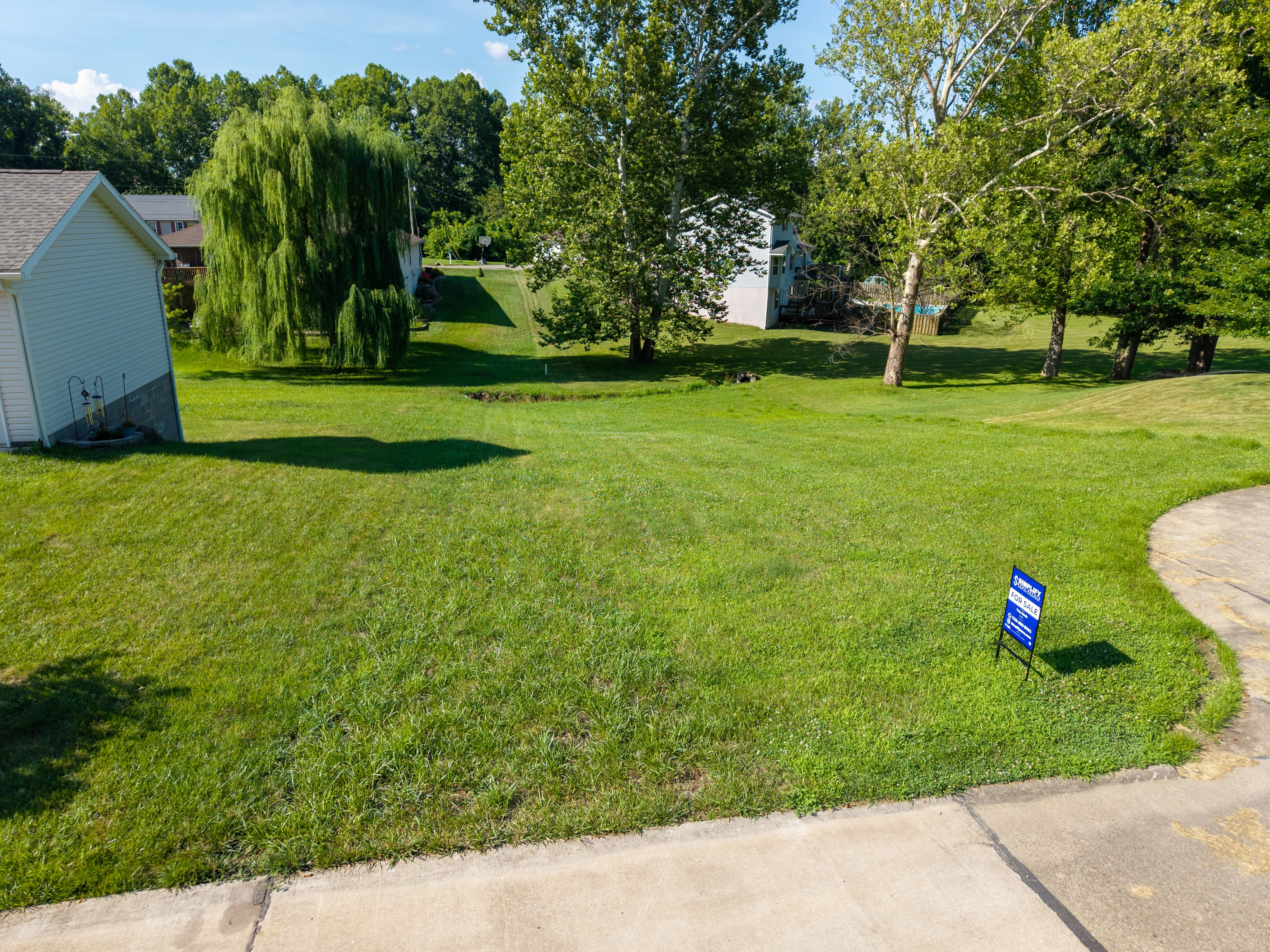 E Wildwood Dr, Parkersburg, WV 26101 home for sale