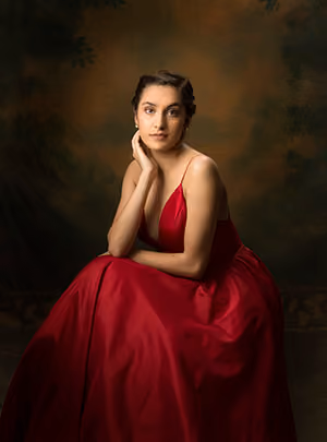 Elegant senior portrait by Plano photographer Larry Lourcey