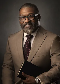 pastor portrait by Plano family photographer Larry Lourcey