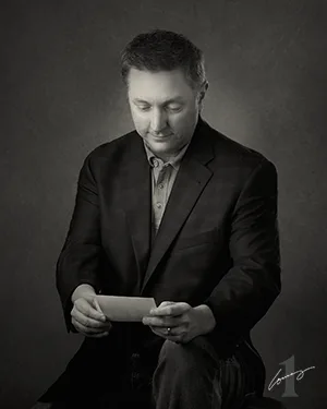 Portrait of Plano photographer Larry Lourcey