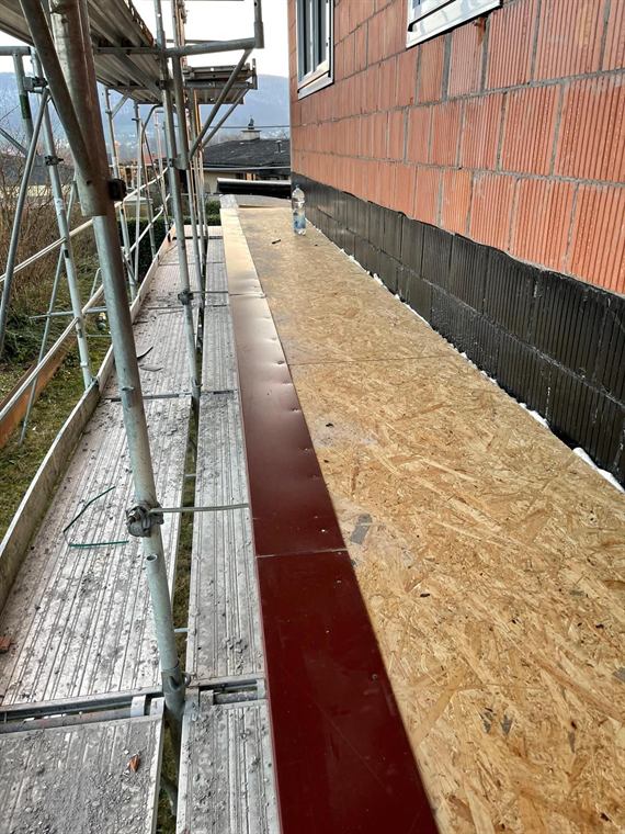 Gebäudefassade im Bau, RASCH AG Generalunternehmer-Baustelle