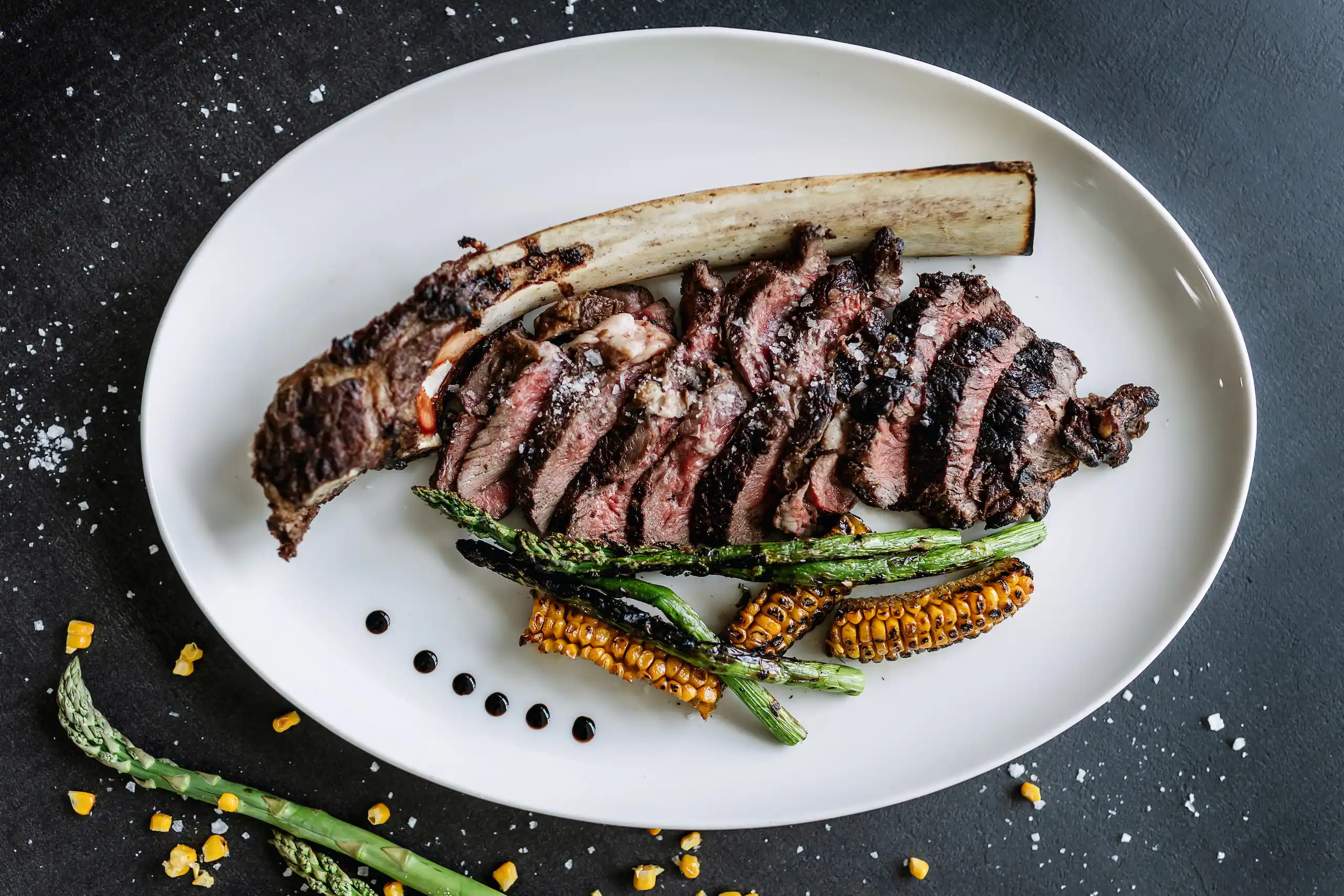 Antrykot z kością – steakhouse HONO Kraków