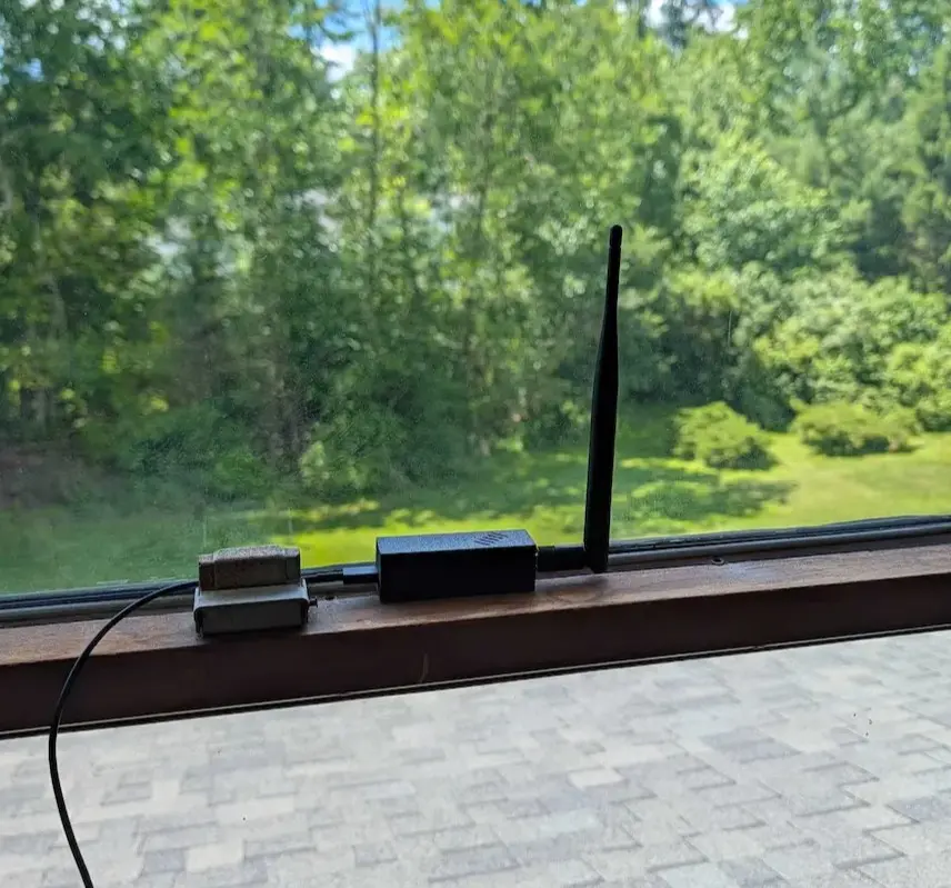 Remote ID receiver detecting drone signals