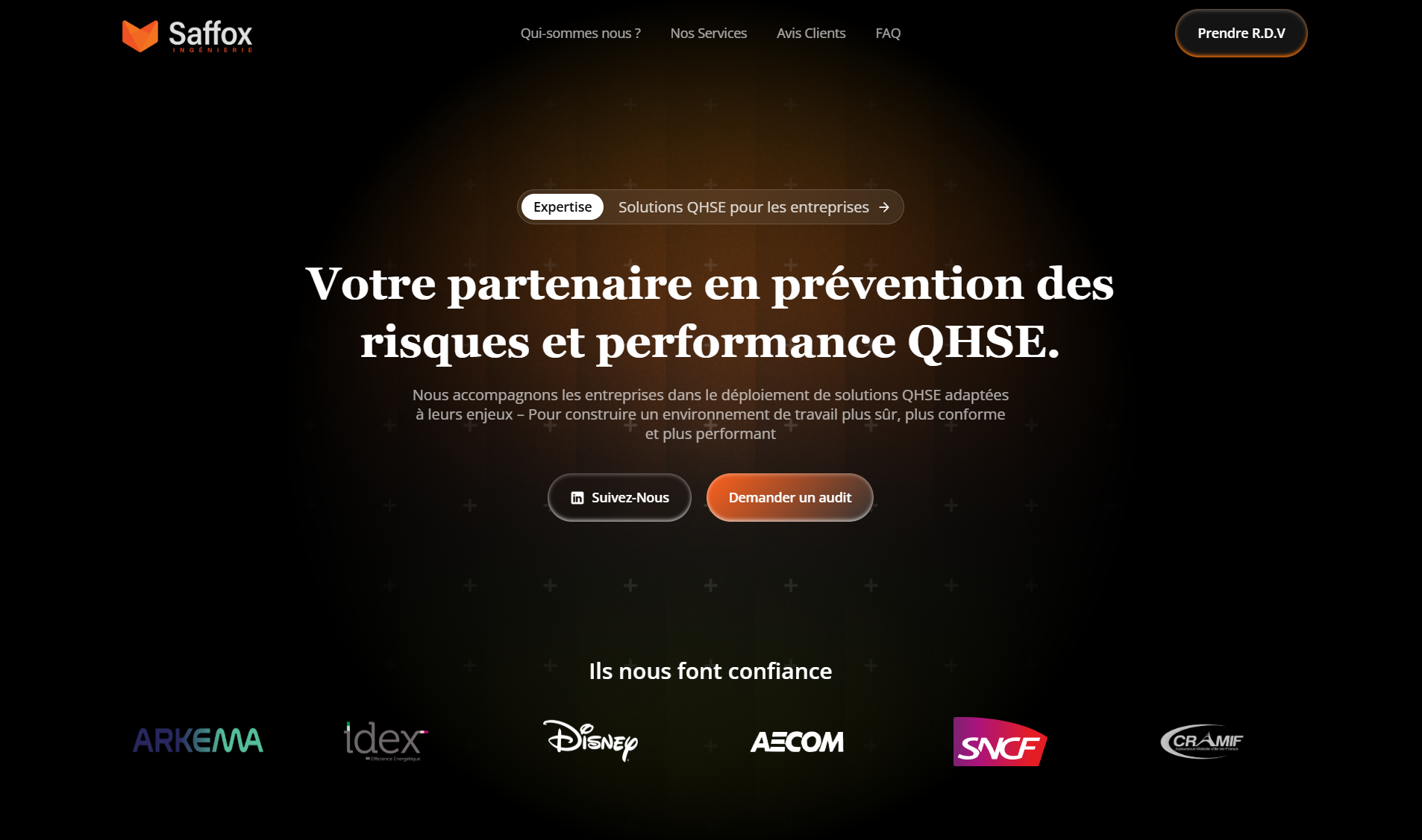 Page d'accueil de Saffox Ingénierie avec texte sur la prévention des risques et logos d'entreprises clientes.