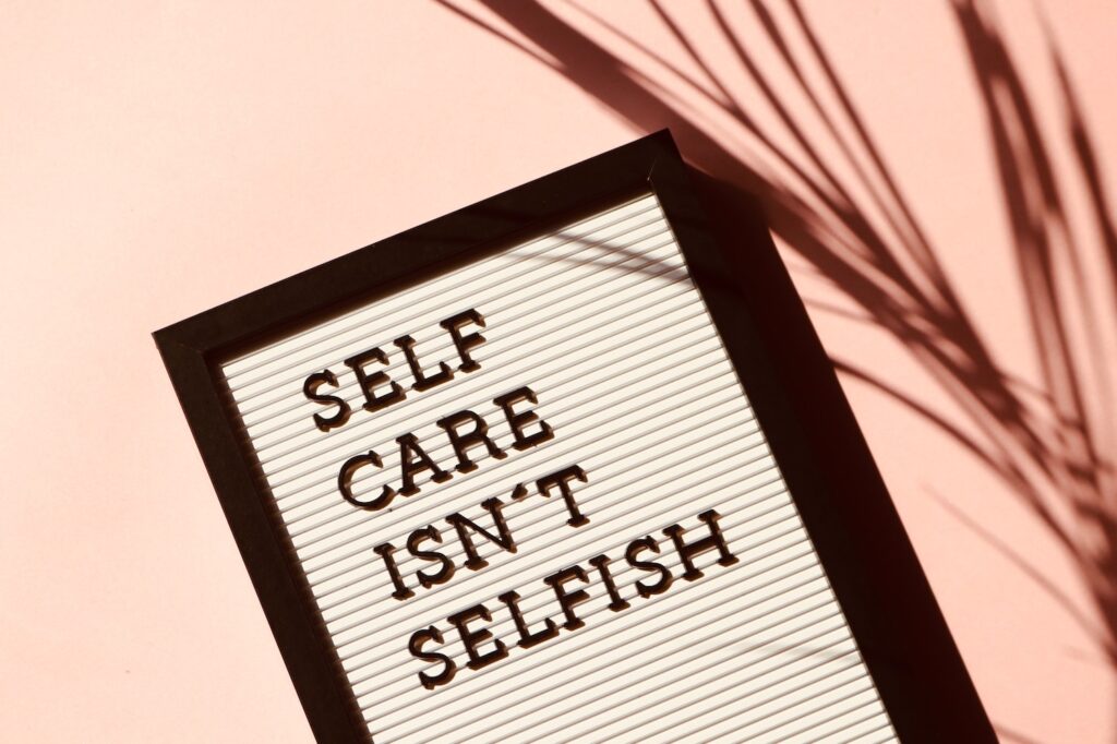 Bild mit dem Spruch: "Self care isn´t selfish"
