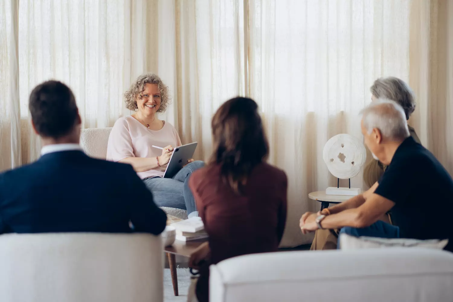 Ein Wut-Coaching oder Therapie kann ebenfalls bei Aggressionshemmungen helfen