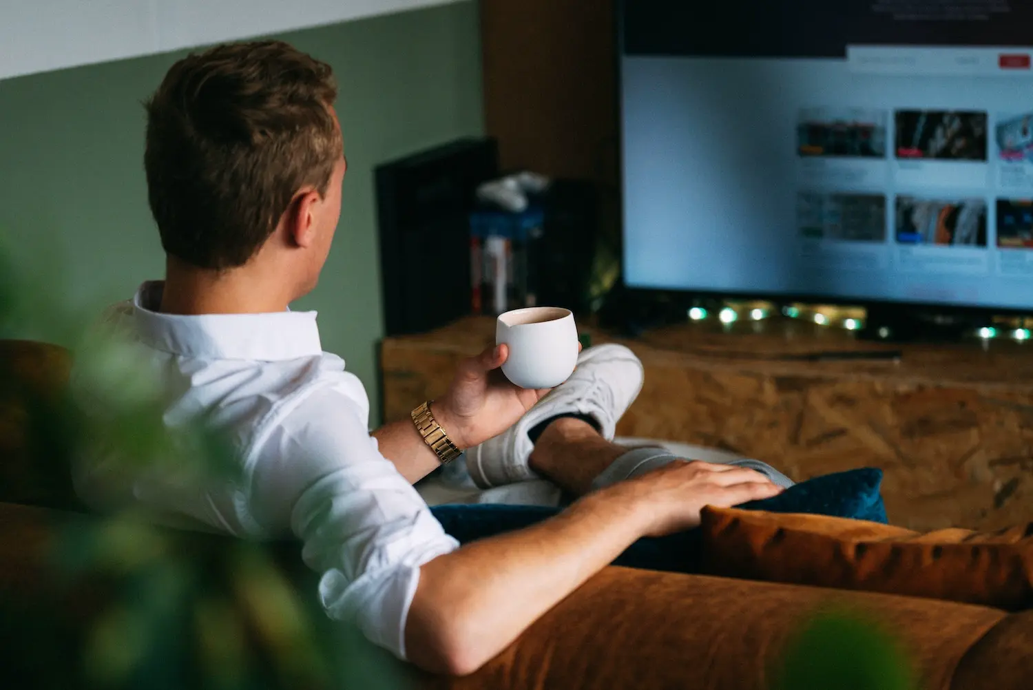 Wer Stress abbauen will, muss sich mit diesem auch auseinandersetzen, nur Ablenkung, wie Fernseh schauen hilft hier nicht