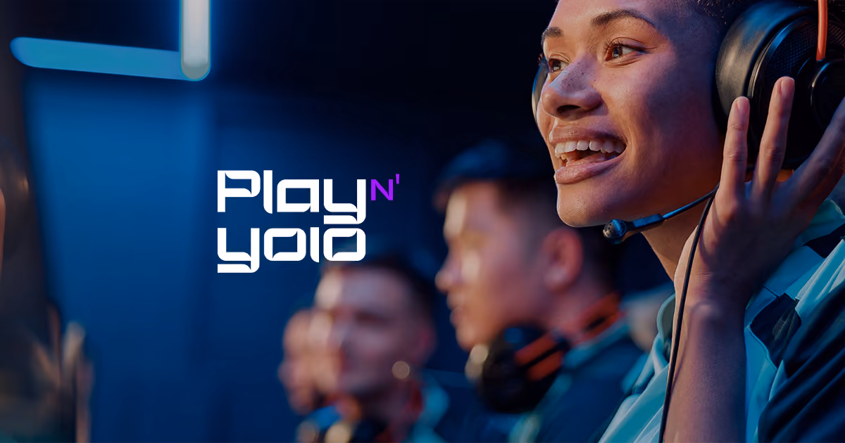 Gamerin mit Headset – Kampagnen-Design für Play N' Yolo