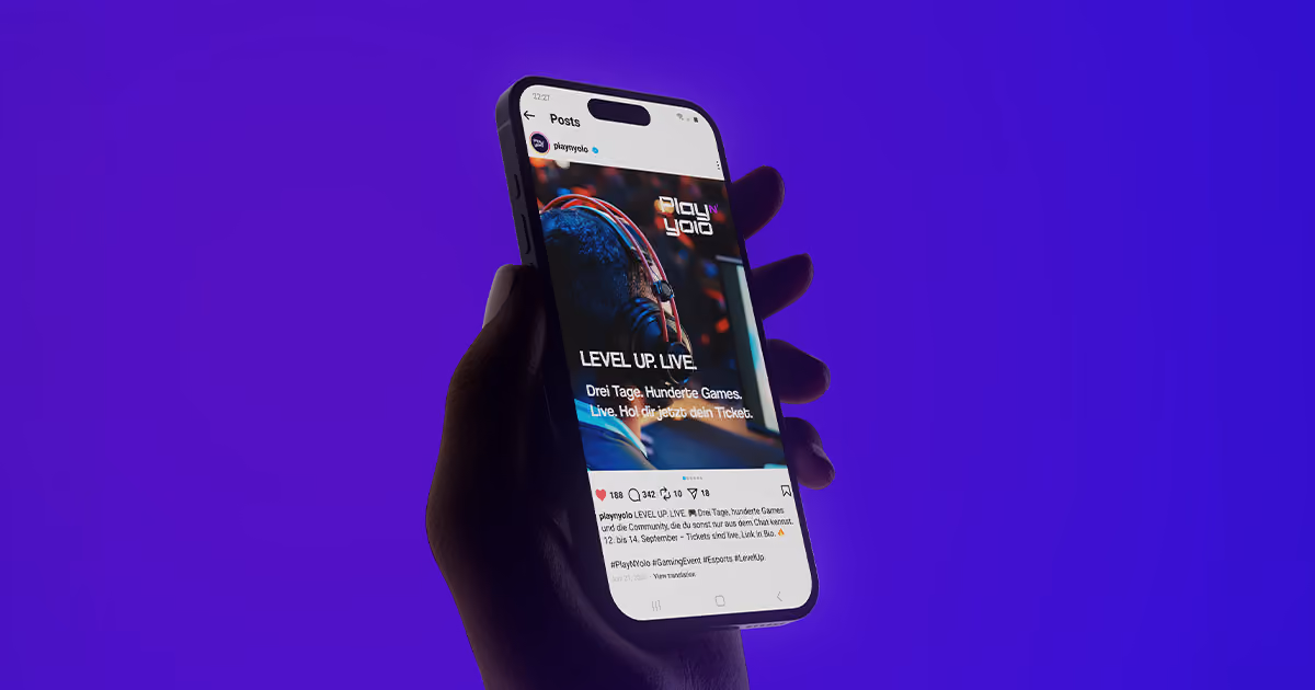 Play N' Yolo Event-Post „Level Up. Live." auf dem Smartphone