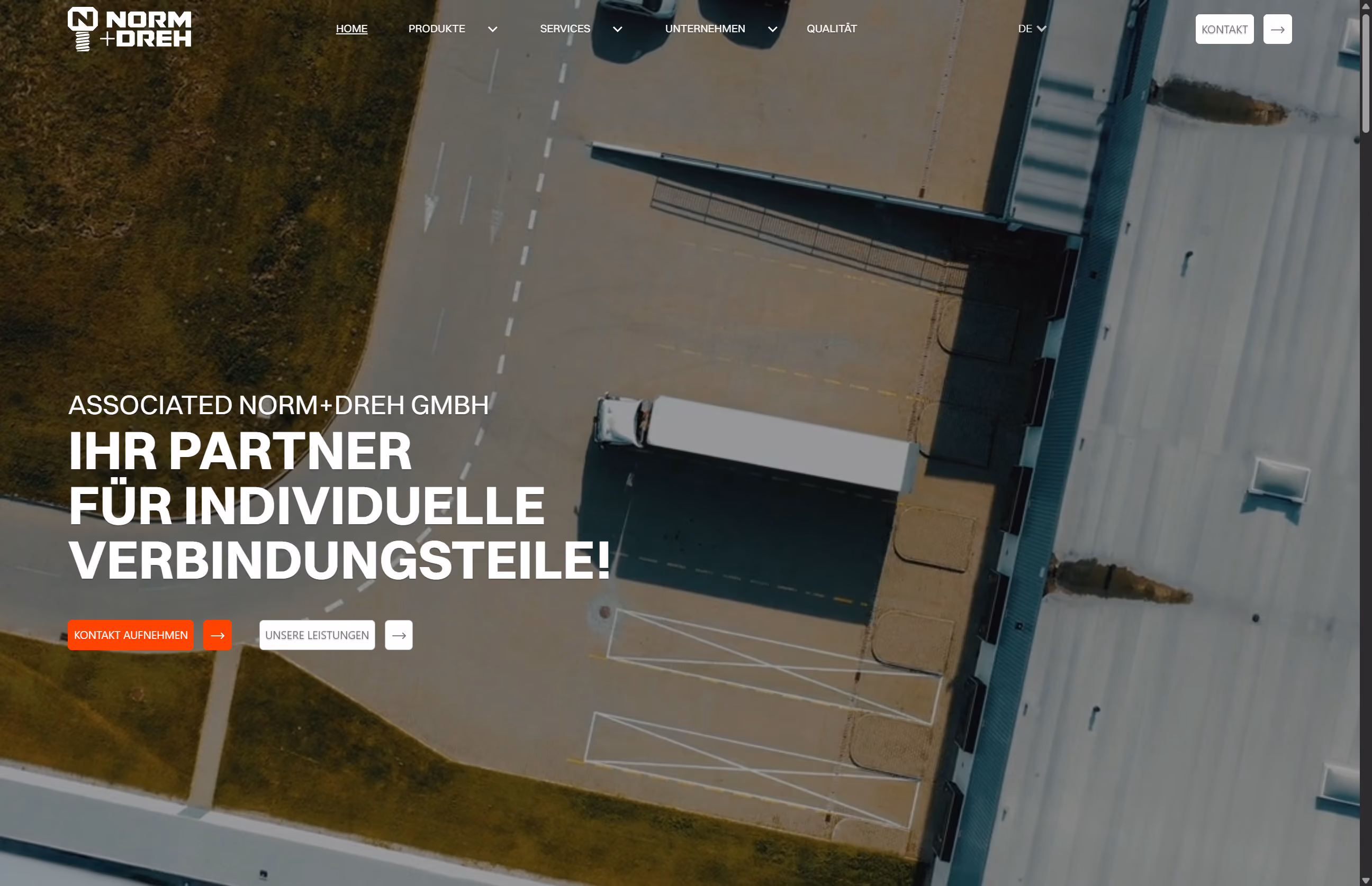 Webflow Website für Norm+Dreh, B2B-Spezialist für Verbindungselemente – Luftaufnahme des Firmengeländes