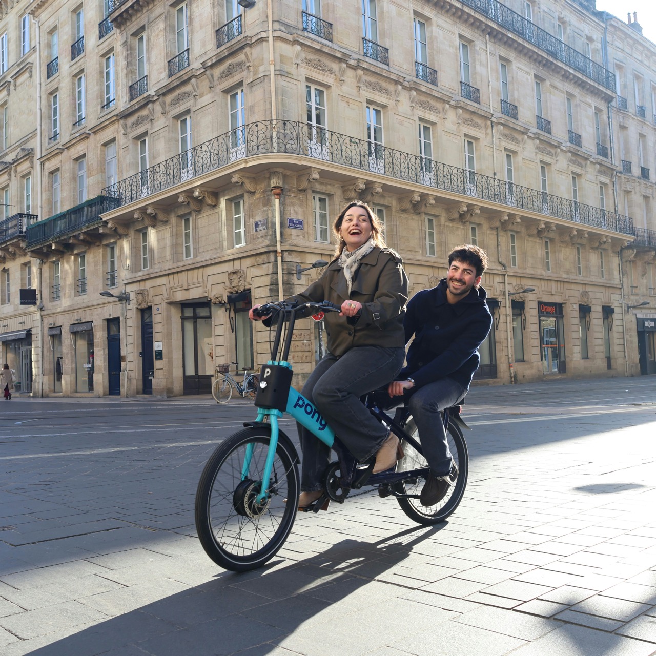 Location vélo deux places et trottinette en libre-service à Bordeaux