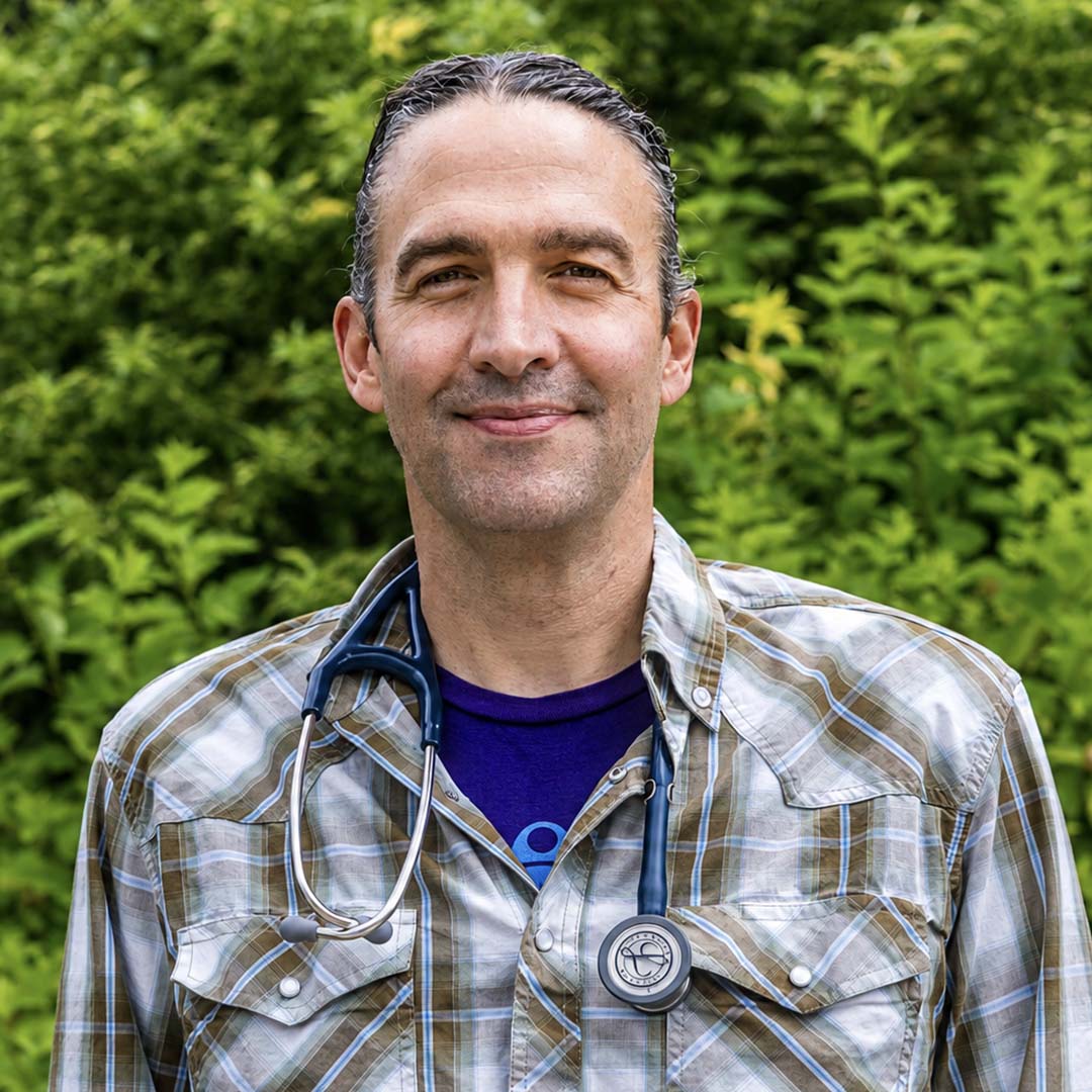 Brand video for Carbondale Animal Hospital in Carbondale Colorado — produced through VID's ViziSites white label partnership to introduce Dr. Benjamin Mackin and the multi-doctor practice team, communicate the four-decade tradition of compassionate.