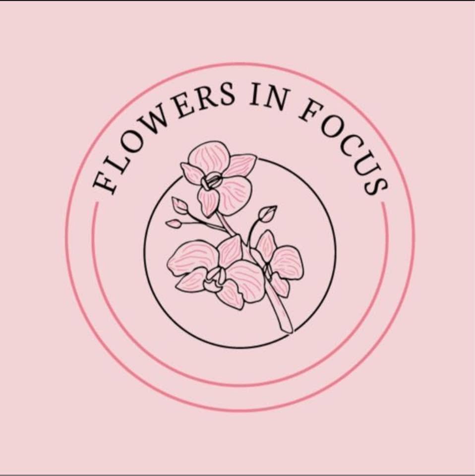 Flower arranging organised by Flowers in Focus