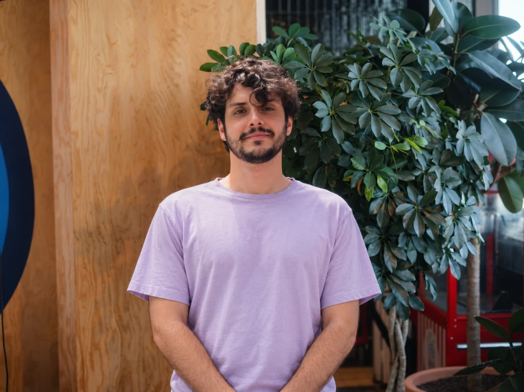 Photo de Emmanuel Bernabe, développeur Webflow chez Ouiflow
