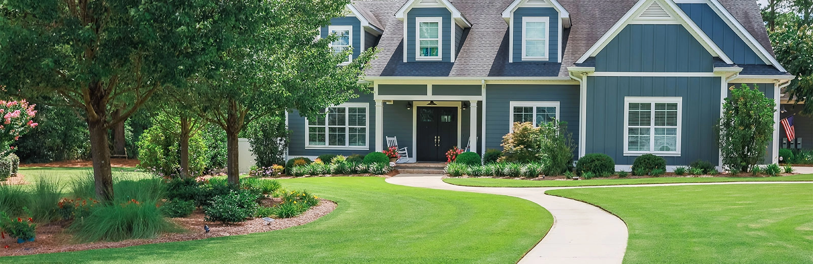Late Fall Lawn Maintenance Tips
