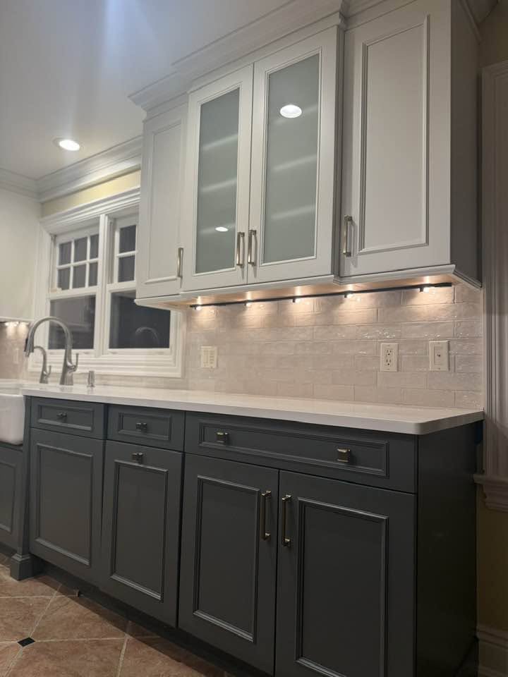 Kitchen cabinet