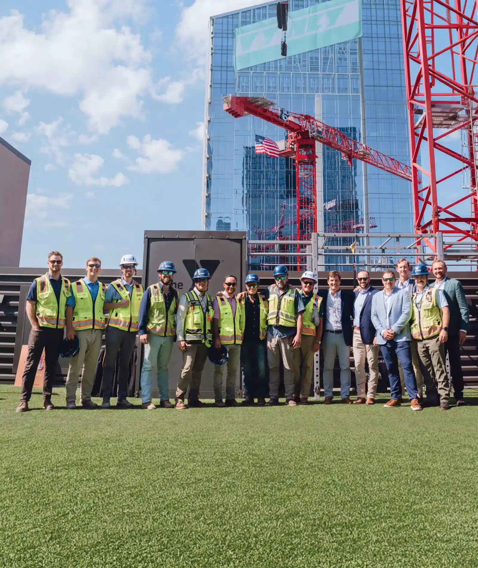 Group picture of a Brasfield & Gorrie crew