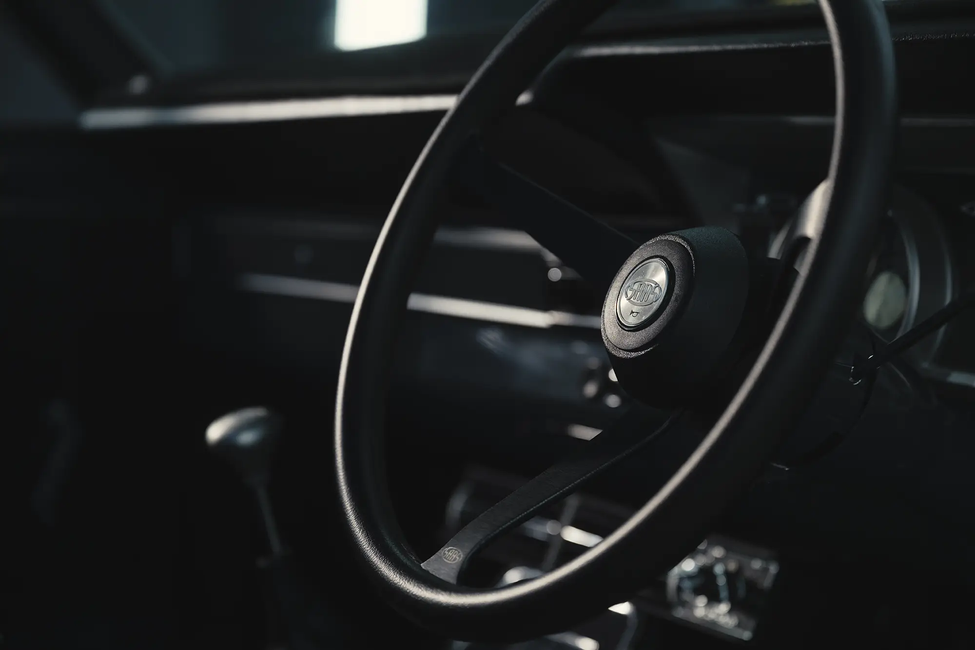 Steering wheel and dashboard of an XR 347