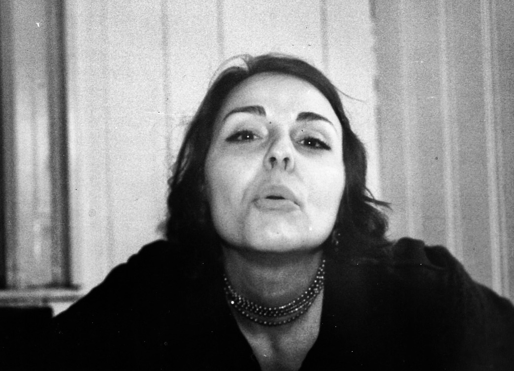 Kiki Casanova, black-and-white portrait facing the fog in San Francisco