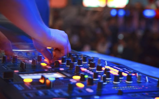 How Much Does a Wedding DJ Cost?