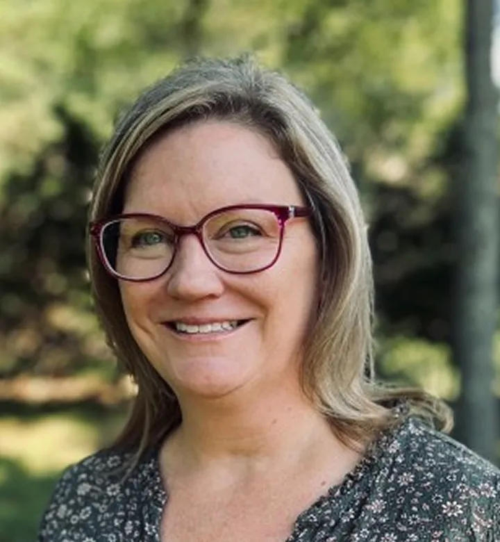 Portrait of Carla Donahue, Senior Director of Finance, Meetings & Incentives Worldwide