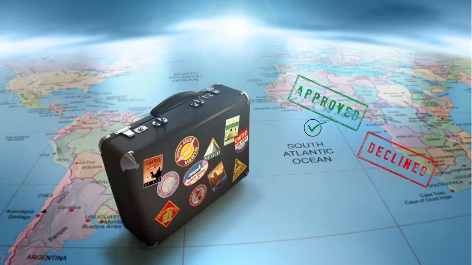 İster turist olun ister iş amaçlı ziyaret edin; bu kuralı bilmemek sınırda sorun yaşamanıza, para cezası almanıza hatta gelecekteki vize başvurularınızın reddedilmesine neden olabilir. Bazen kafa karıştırıcı olabilen bu kuralın adı 90/180 gün kuralı.