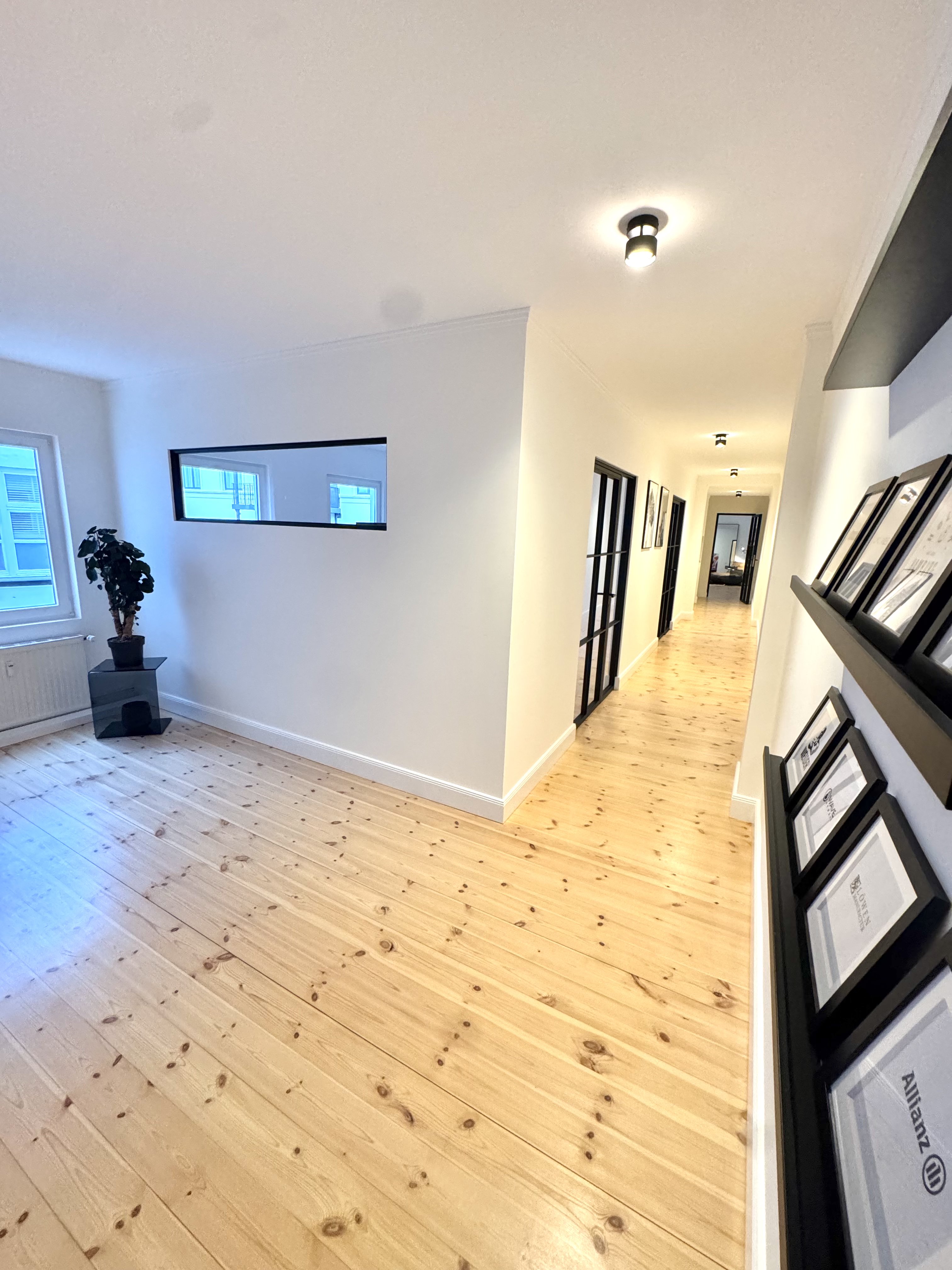 Büroflur der Flow Agency in Hamburg