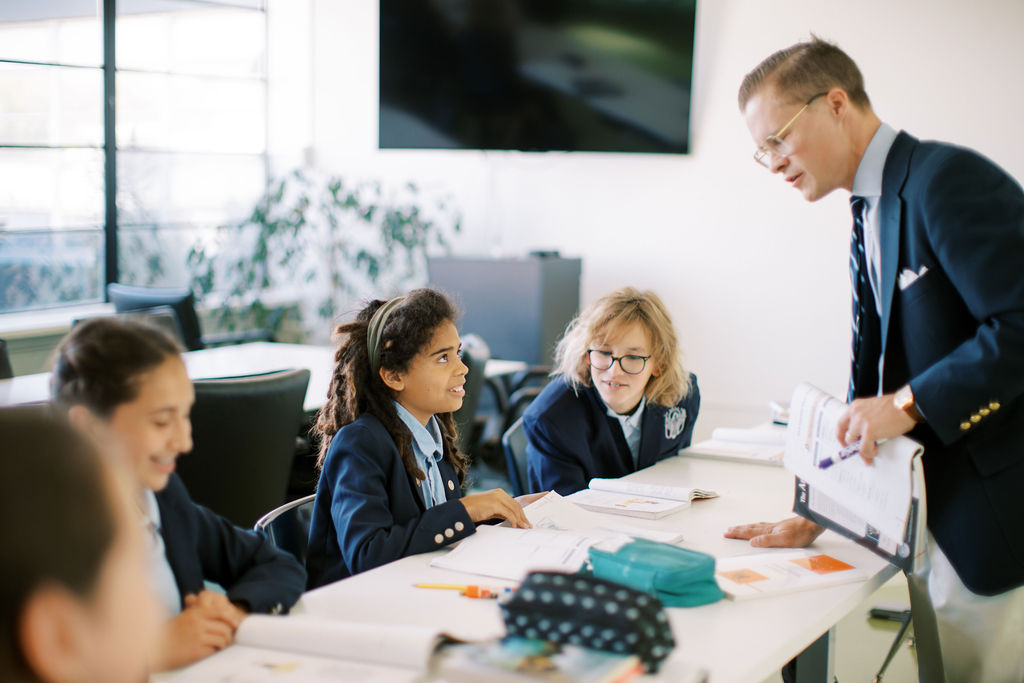Donum Dei students learning
