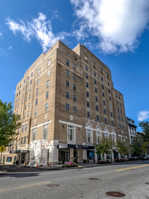 Grand Eastonian Hotel and Suites