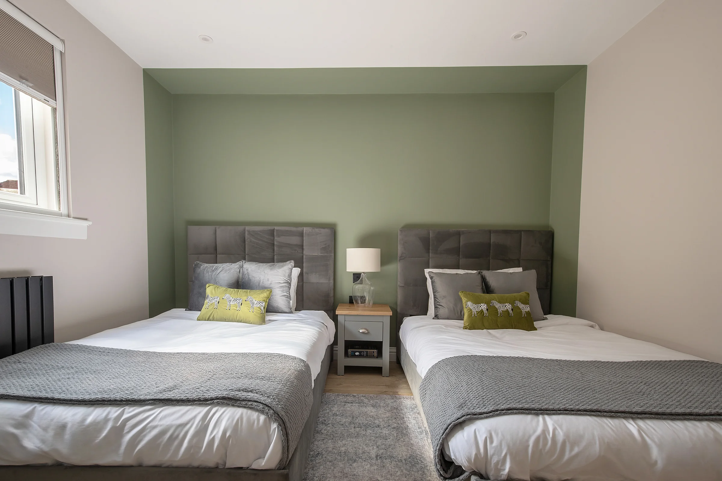 Twin bedroom with single beds