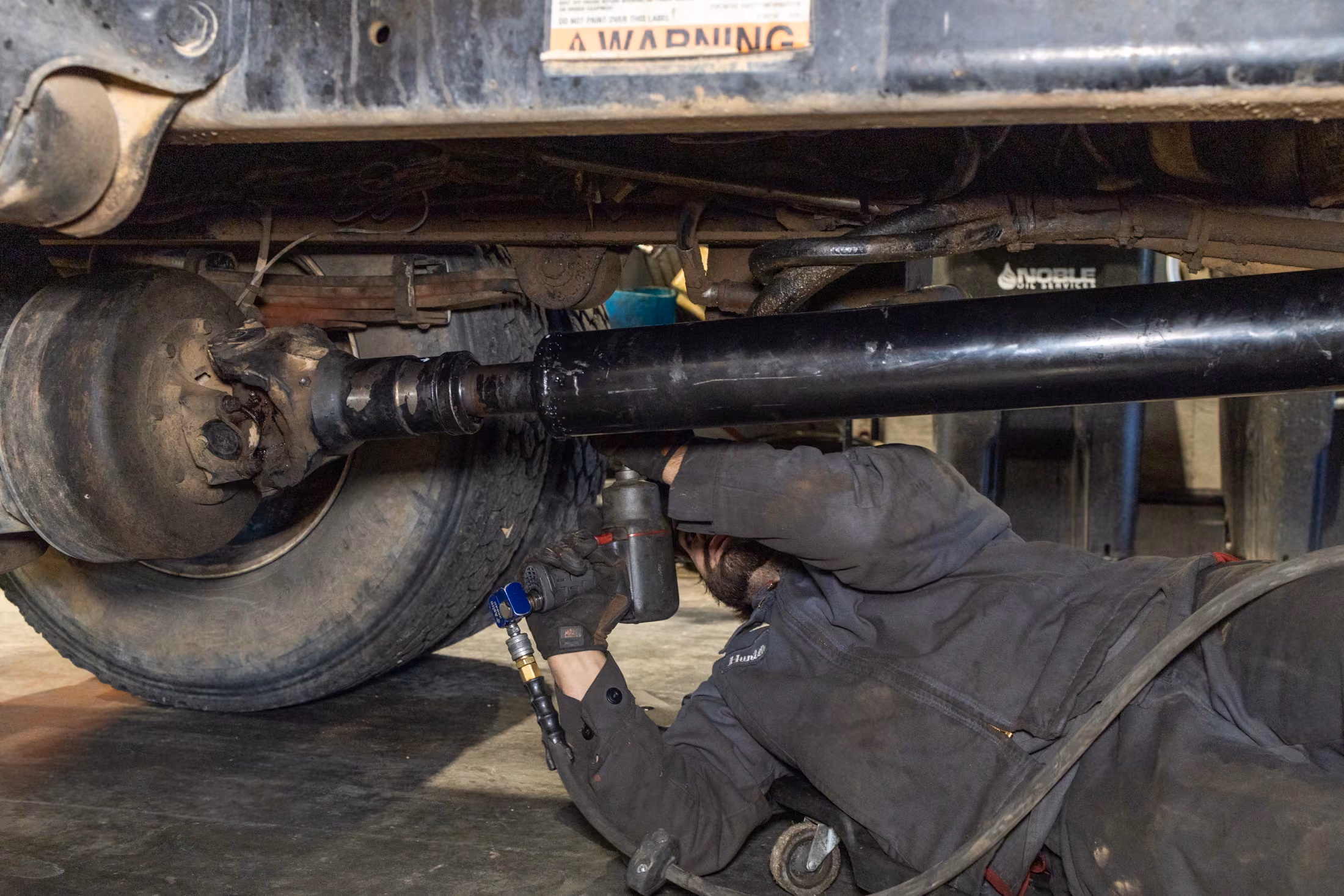Mechanic providing truck driveline repair in Alvin, TX