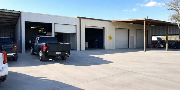 Repair shop in Alvin, TX