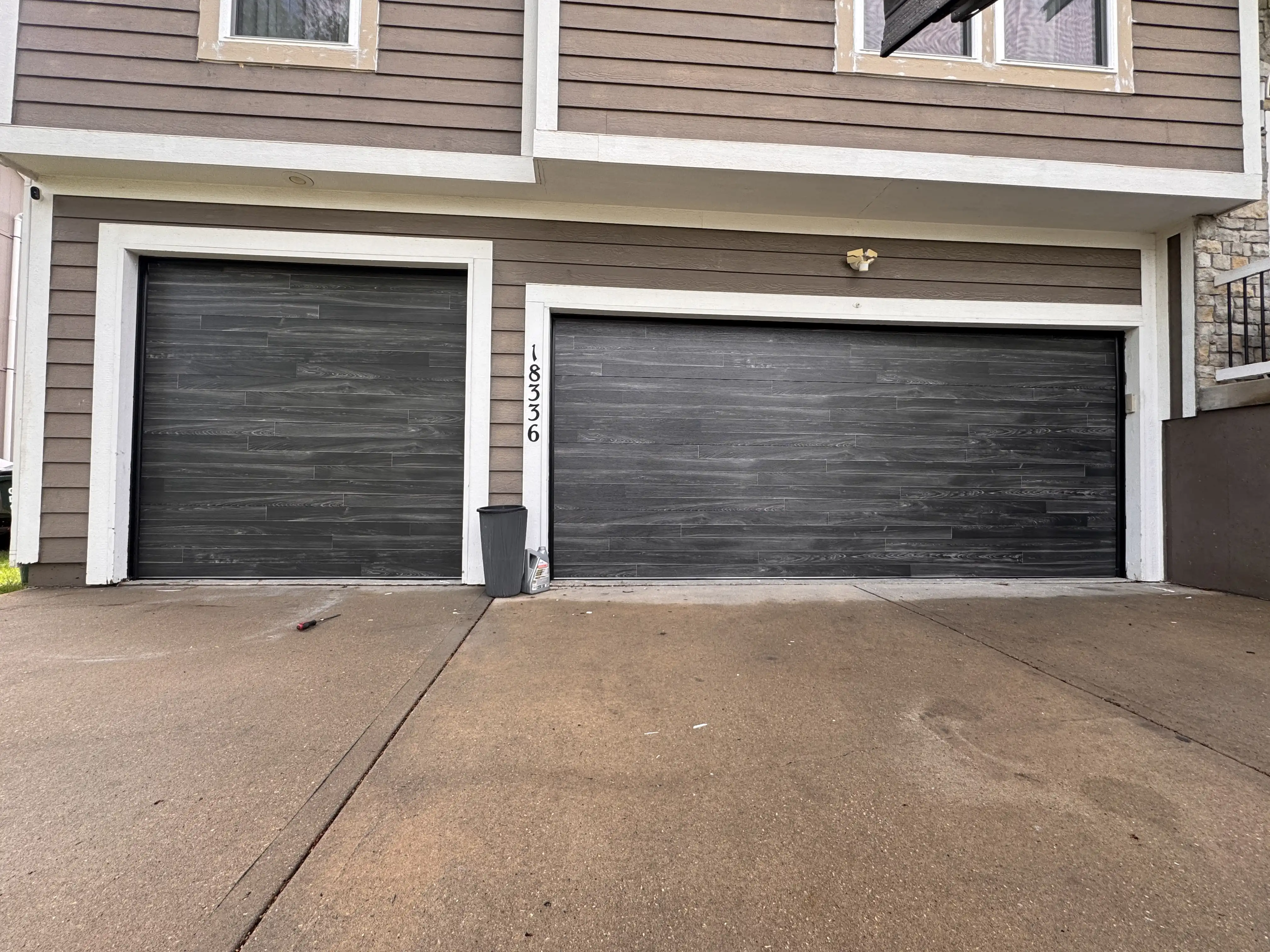 DoorLink 3700 garage doors in Driftwood installed on a Gardner, Kansas home