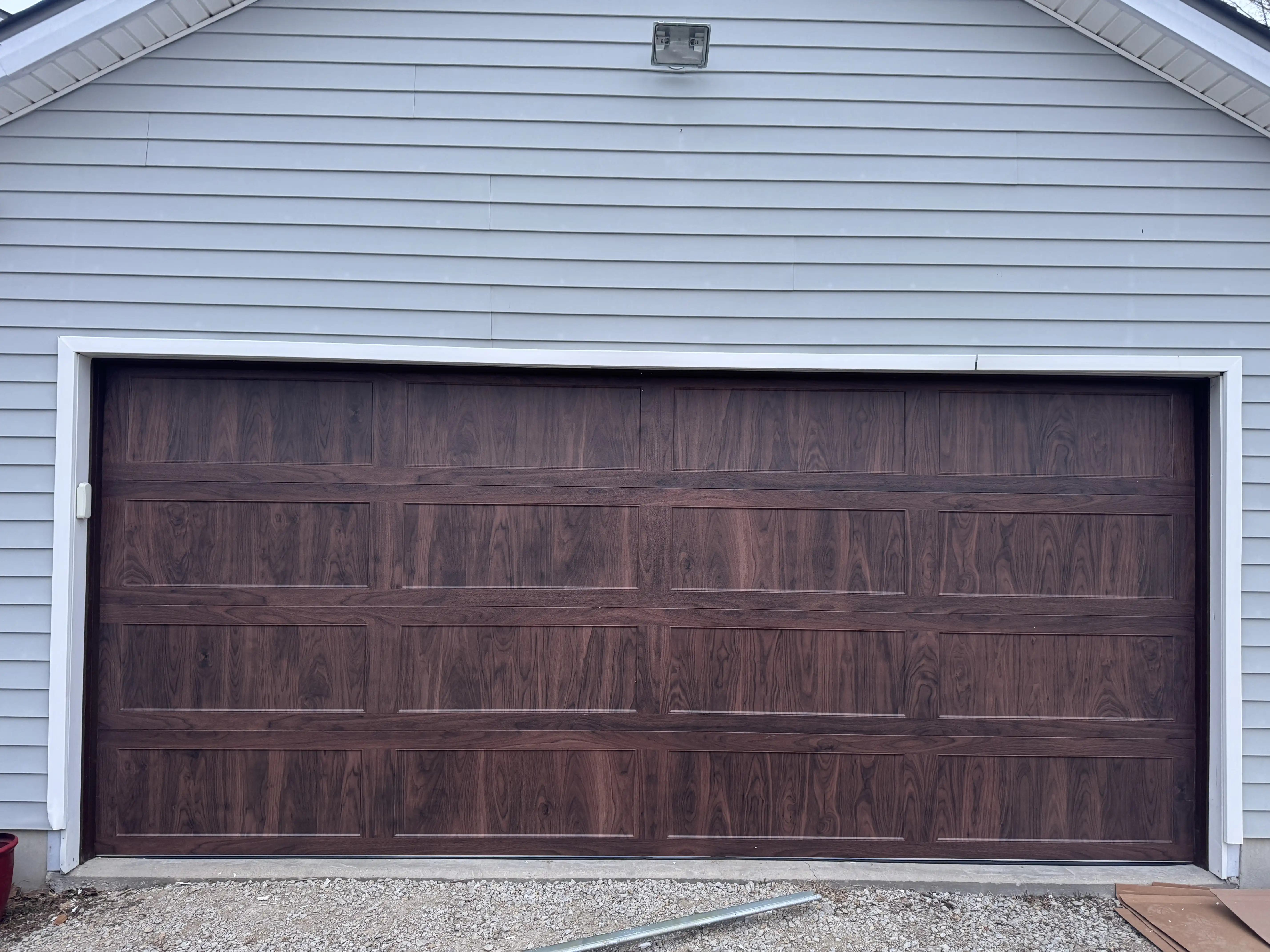DoorLink 3690 in Walnut 16x7