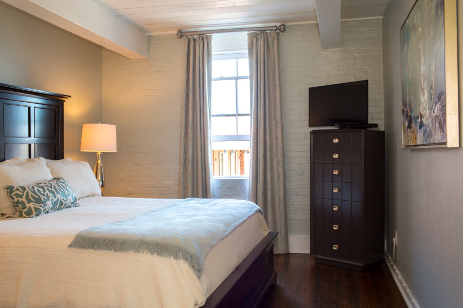 Queen Suite bath