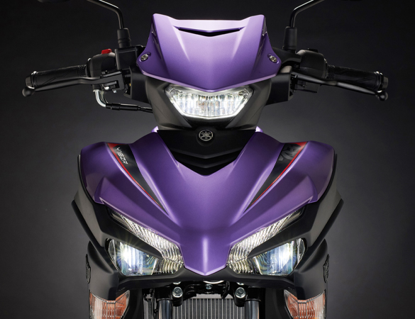 Y15ZR aerodynamic front visor feature