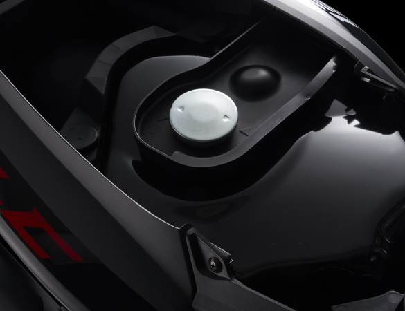 Y15ZR aerodynamic front visor feature