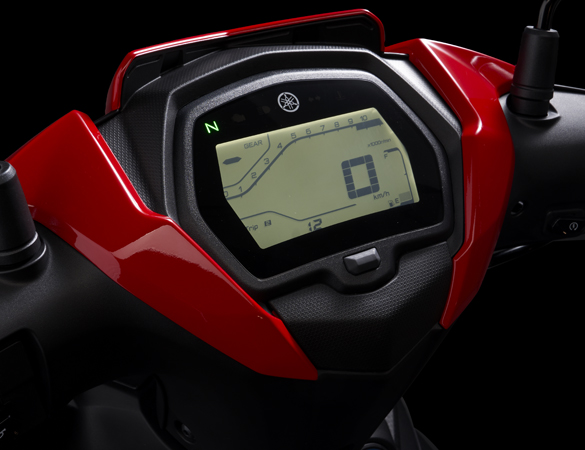 Y15ZR aerodynamic front visor feature